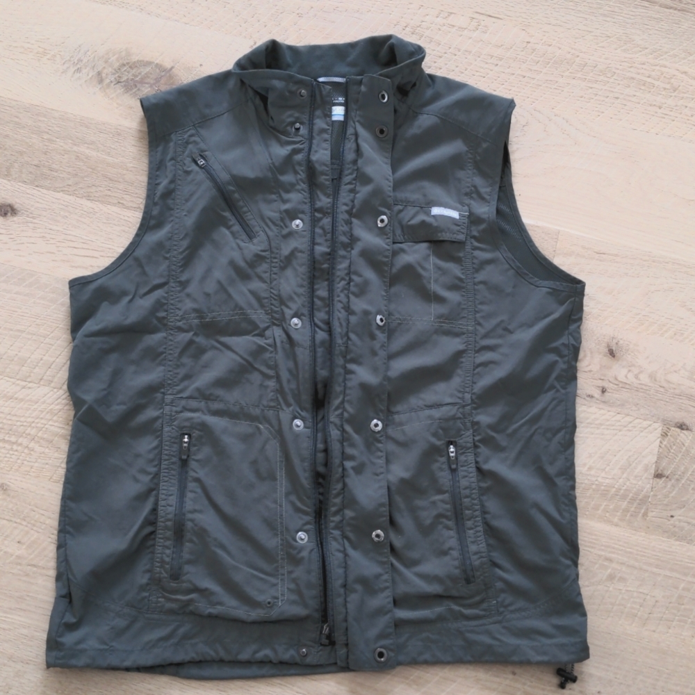 Men's Large Lightweight Columbia Vest